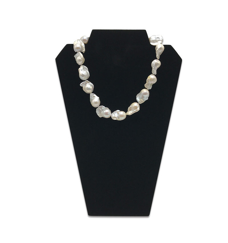 EyeCatching Melna Reborn Freshwater Pearl Necklace In Presentation Box